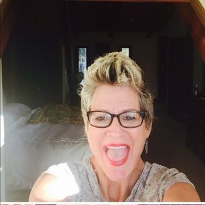 Meet your Posher, Pam